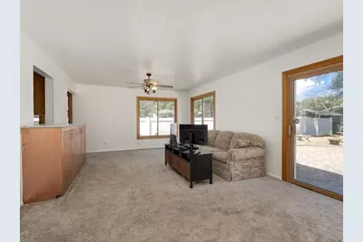 607 Swan Street, Le Sueur, MN 56058 - Photo 16