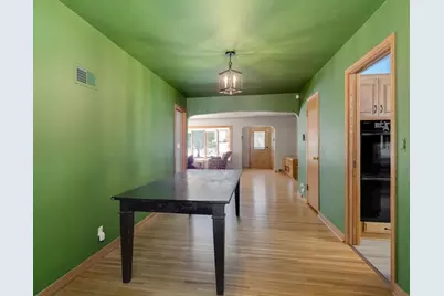 607 Swan Street, Le Sueur, MN 56058 - Photo 6