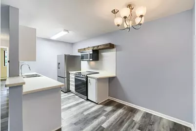 9141 Highway 55 #203, Golden Valley, MN 55427 - Photo 6
