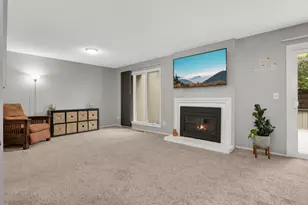 11140 Abbott Ln, Minnetonka, MN 55343 - Photo 4