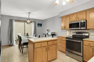 11140 Abbott Ln, Minnetonka, MN 55343 - Photo 6