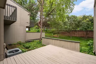 11140 Abbott Ln, Minnetonka, MN 55343 - Photo 28