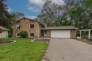 10460 Buckingham Dr, Eden Prairie, MN 55347 - Photo 26