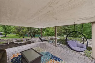 10460 Buckingham Dr, Eden Prairie, MN 55347 - Photo 2
