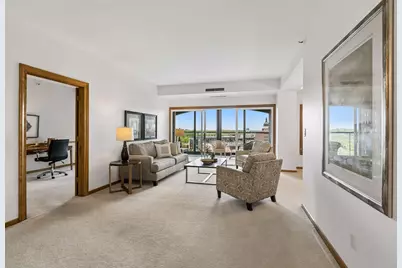 1201 Yale Place #809, Minneapolis, MN 55403 - Photo 4