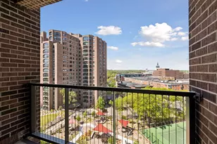 1201 Yale Pl, Minneapolis, MN 55403 - Photo 22