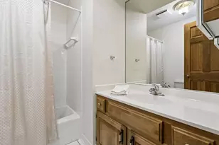 1201 Yale Pl, Minneapolis, MN 55403 - Photo 32