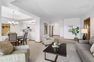 1201 Yale Pl, Minneapolis, MN 55403 - Photo 6