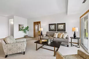 1201 Yale Pl, Minneapolis, MN 55403 - Photo 4
