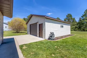 6834 Dickinson Dr NW, Bemidji, MN 56601 - Photo 10