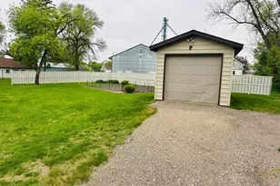106 3rd Ave W, Raymond, MN 56282 - Photo 2