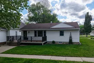 722 Adams Ave, Westbrook, MN 56183 - Photo 2