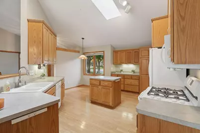 10025 Northwood Lane N, Brooklyn Park, MN 55443 - Photo 12