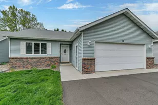 1403 33rd Ave N, Saint Cloud, MN 56303 - Photo 2