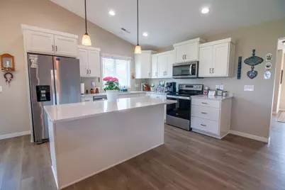 1827 S Cascade Street, Fergus Falls, MN 56537 - Photo 12