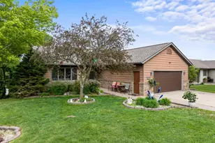 430 2nd St SE, Plainview, MN 55964 - Photo 1