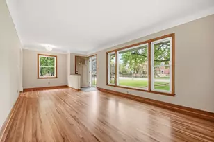 1015 Dionne St, Roseville, MN 55113 - Photo 4