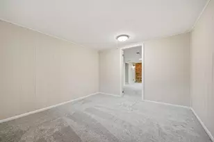 1015 Dionne St, Roseville, MN 55113 - Photo 26