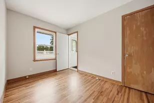 1015 Dionne St, Roseville, MN 55113 - Photo 16