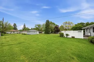 1015 Dionne St, Roseville, MN 55113 - Photo 32