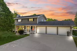 1203 22nd Ave SW, Austin, MN 55912 - Photo 1