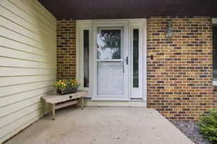 2000 9th St SW, Austin, MN 55912 - Photo 2