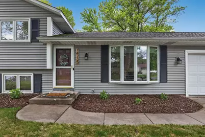 14735 91st Place N, Maple Grove, MN 55369 - Photo 2