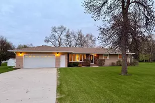 1228 Edgewood Dr, Thief River Falls, MN 56701 - Photo 1