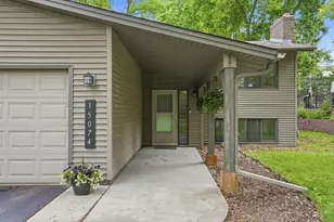 15074 Woodhill Trail, Eden Prairie, MN 55346 - Photo 2