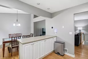 15074 Woodhill Trail, Eden Prairie, MN 55346 - Photo 12