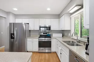 15074 Woodhill Trail, Eden Prairie, MN 55346 - Photo 14