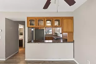 605 Portland Dr E, Burnsville, MN 55337 - Photo 10