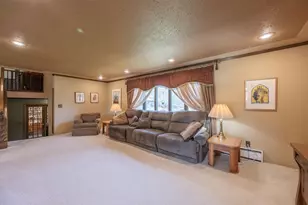 130 Linda Dr, Aurora, MN 55705 - Photo 8