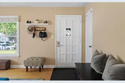 2825 Kentucky Avenue S, Saint Louis Park, MN 55426 - Photo 2