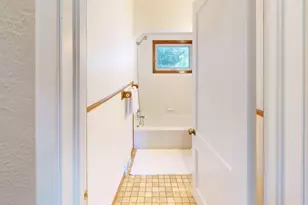 1051 Burke Ave W, Roseville, MN 55113 - Photo 10