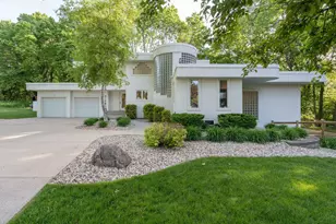 317 Meadow Woods Dr, Mankato, MN 56001 - Photo 1