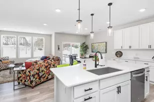 4876 Avery Ct, Eagan, MN 55123 - Photo 4