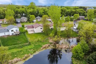 518 Horseshoe Ln, Braham, MN 55006 - Photo 2