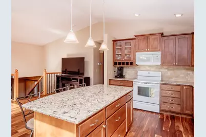 9385 Jasmine Avenue S, Cottage Grove, MN 55016 - Photo 10