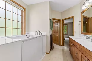 9755 Wedgewood Cir, Woodbury, MN 55125 - Photo 36