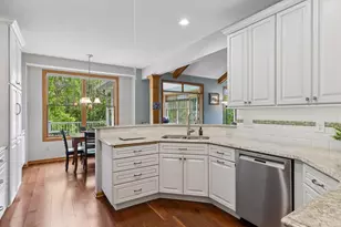 9755 Wedgewood Cir, Woodbury, MN 55125 - Photo 6