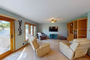1112 Bridge Ave, Albert Lea, MN 56007 - Photo 4