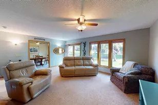 1112 Bridge Ave, Albert Lea, MN 56007 - Photo 2