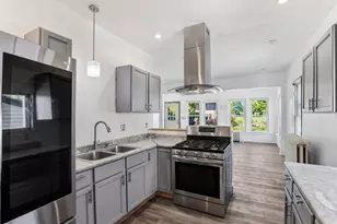 2213 Oak Park Ave N, Minneapolis, MN 55411 - Photo 10