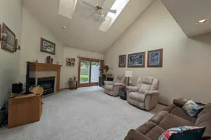 2316 Viola Heights Dr NE, Rochester, MN 55906 - Photo 2