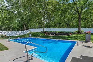 8125 Tierneys Woods Curv, Bloomington, MN 55438 - Photo 16