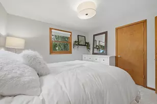 2400 Cavell Ave N, Golden Valley, MN 55427 - Photo 32