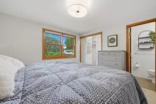 2400 Cavell Ave N, Golden Valley, MN 55427 - Photo 28