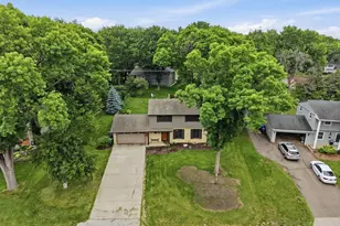 2400 Cavell Ave N, Golden Valley, MN 55427 - Photo 54