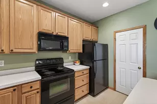13936 52nd Ave N, Plymouth, MN 55446 - Photo 16